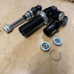 Vorsprung Suspesion Telum -iskarihuolto